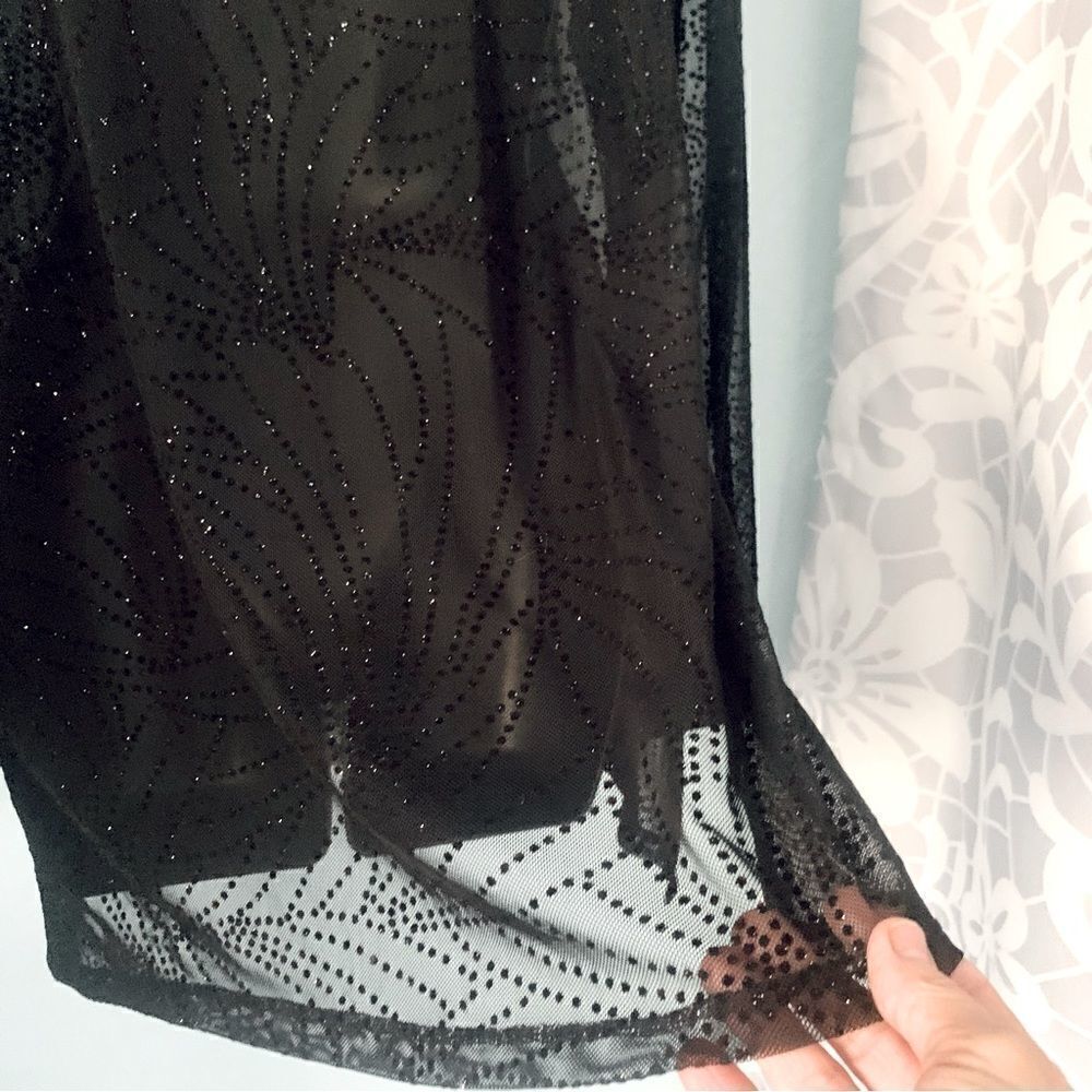 Chic Black Sheer Women's Blouse - Picture 9 of 11